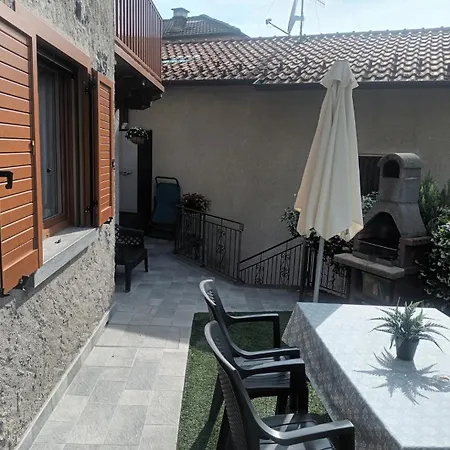 Maison De Denise Semesterbostad Lezzeno